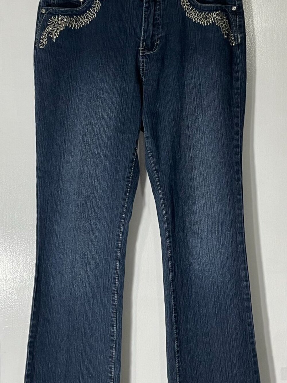 Roz & Ali Women’s Embroidered Beaded Jeans Size 10 Wide Leg Dark Wash Excellent - Picture 3 of 16